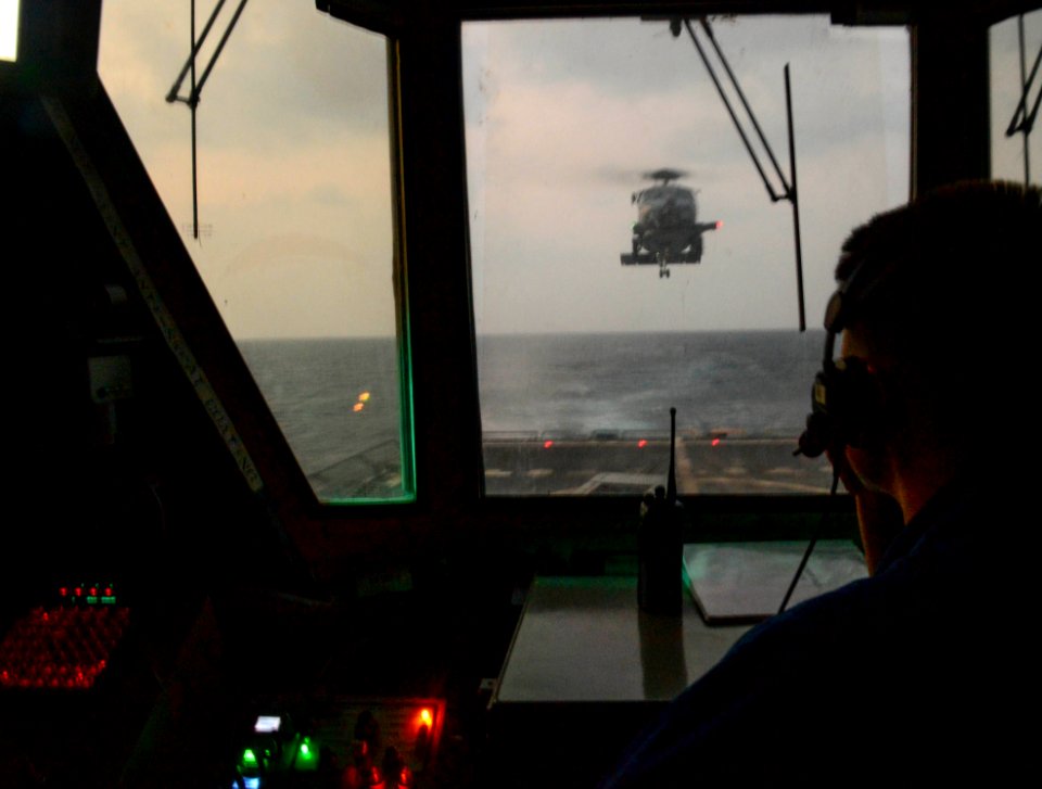 USS Sterett (DDG 104) 141101-N-GW139-040 (15521738340)