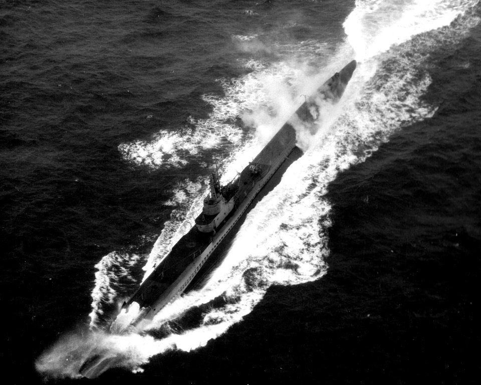 USS Spot (SS-413) underway at sea on 24 September 1944 (80-G-280629)