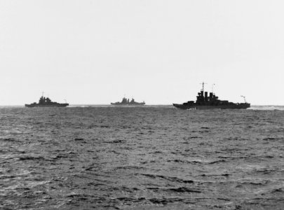 USS St. Louis (CL-49), USS Honolulu (CL-48) and USS Helena (CL-50) maneuvering off Espiritu Santo on 20 June 1943 (80-G-57073)