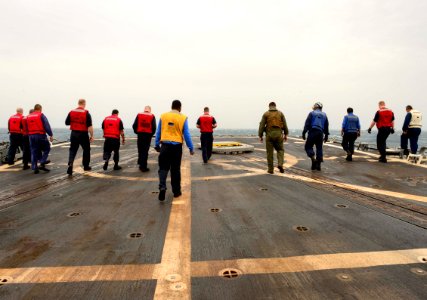 USS Sterett (DDG 104) 150212-N-GW139-007 (16360360539)