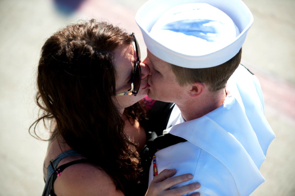 USS Spruance 131016-N-QC631-063