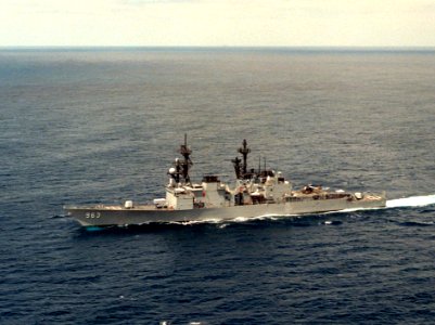 USS Spruance (DD-963) underway on 20 November 1986 (6416412)