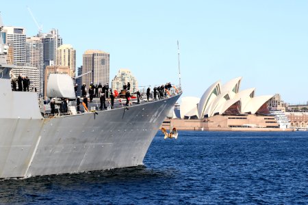 USS Stethem arrives in Sydney, Australia to promote green energy initiatives. (28894266332)