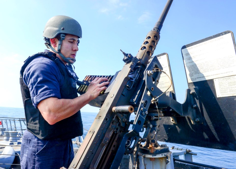 USS Sterett (DDG 104) 150207-N-GW139-014 (16497012621)