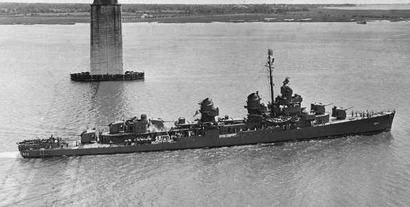 USS Sproston (DD-577) off Charleston, South Carolina (USA), in 1943 (19-N-49299)