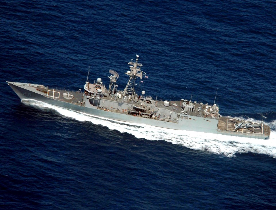 USS Stephen W. Groves (FFG-29) underway on 14 August 2006