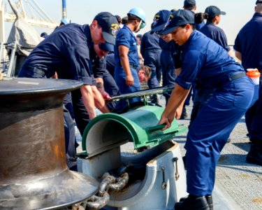USS Sterett (DDG 104) 141119-N-GW139-128 (15840249466)