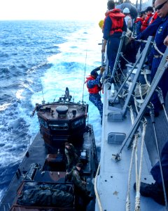 USS Sterett (DDG 104) 141103-N-GW139-127 (15592401868)