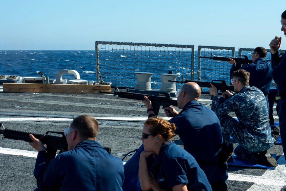 USS Sterett operations 130821-N-IC565-322