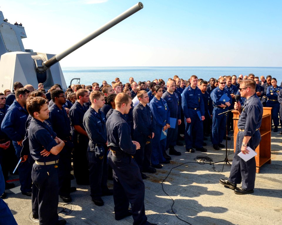 USS Sterett (DDG 104) 141117-N-GW139-049 (15833162022)