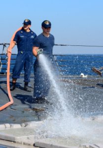 USS Sterett (DDG 104) 141025-N-GW139-051 (15470836657)