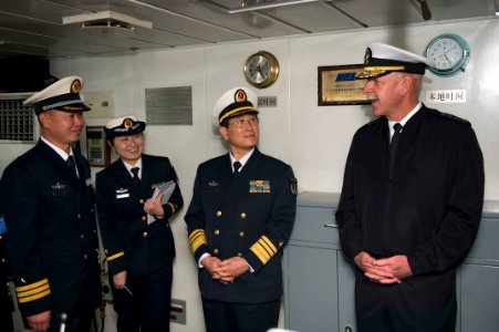 USS Stethem operations 151117-N-UF697-146