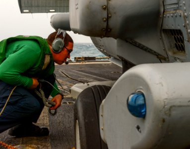 USS Sterett (DDG 104) 150212-N-GW139-097 (15924057724)