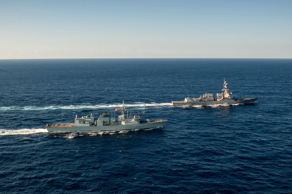 USS Stockdale and HMCS Regina at sea. (8476432158)