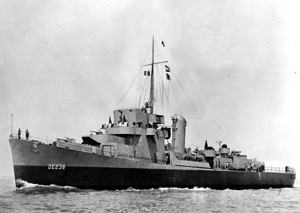 USS Stewart (DE-238) underway at sea, circa in 1943 (NH 108845)