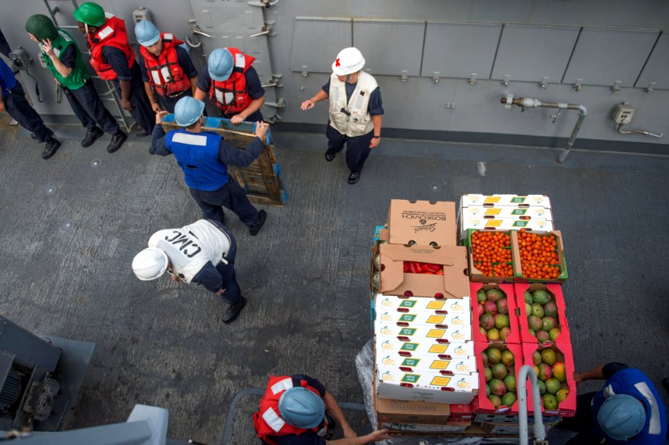 USS Stockdale Conducts At Sea Operations During RIMPAC 160721-N-KM939-061