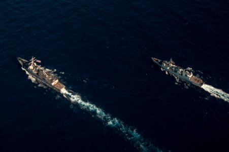 USS Stockdale and HMCS Regina at sea. (8476432302)