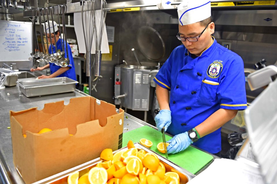 USS Stockdale culinary specialists 160207-N-KM939-181