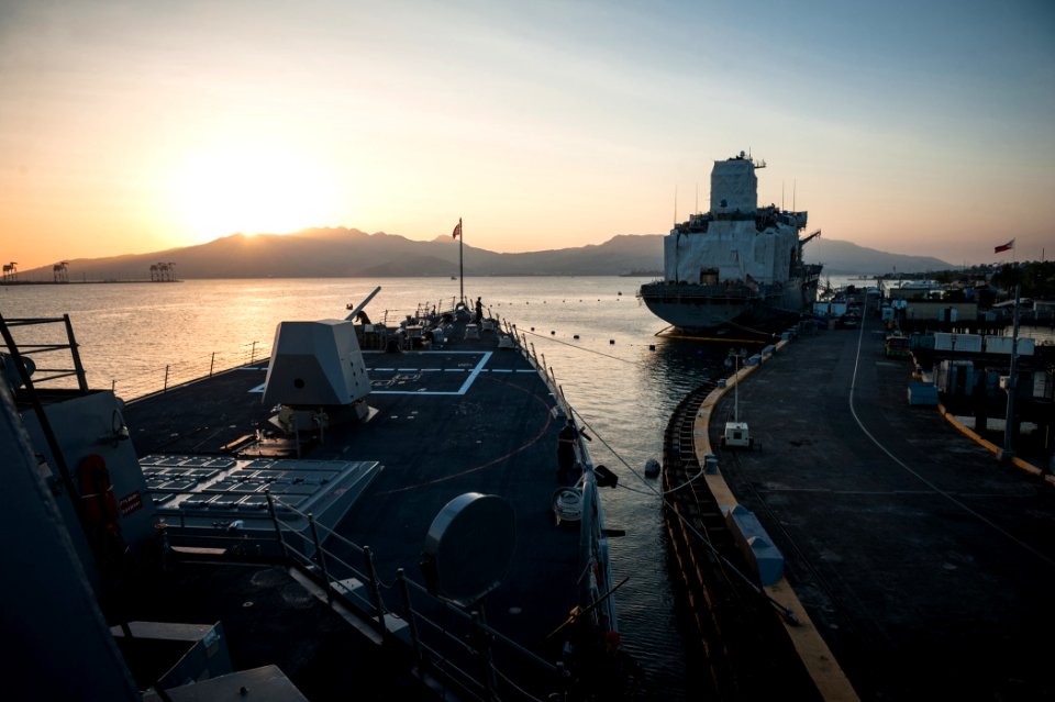 USS Stockdale pulls into Subic Bay. (8456180564)