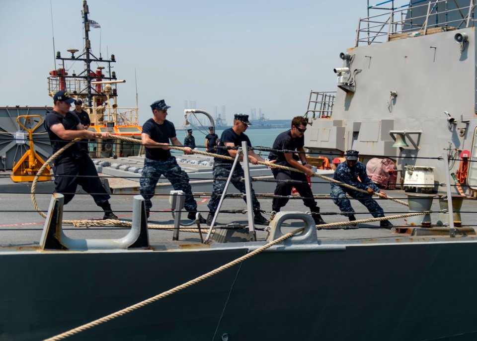 USS STOUT (DDG 55) DEPLOYMENT 2016 160904-N-GP524-232