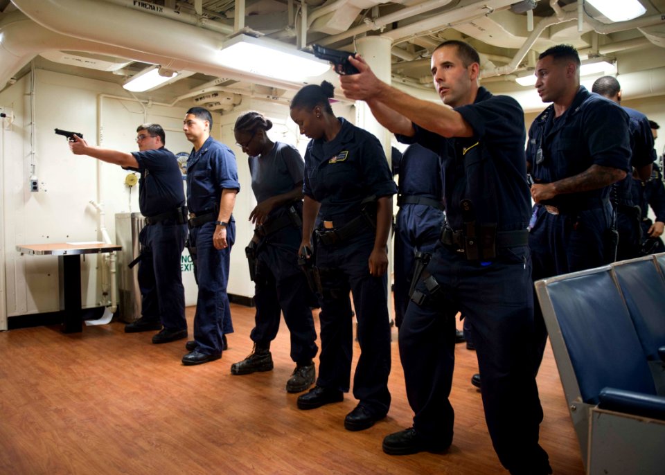 USS STOUT (DDG 55) DEPLOYMENT 2016 160910-N-GP524-446