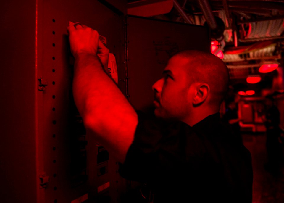 USS STOUT (DDG 55) DEPLOYMENT 2016 160917-N-GP524-576