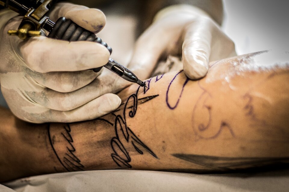 Tattoo tattoo artist arm