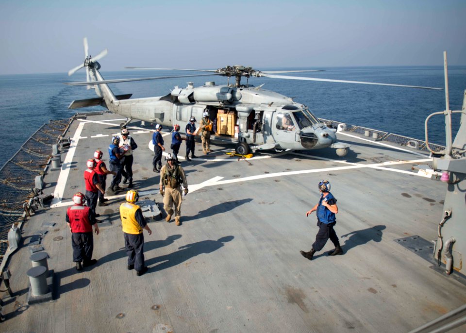 USS STOUT (DDG 55) DEPLOYMENT 2016 160913-N-GP524-345