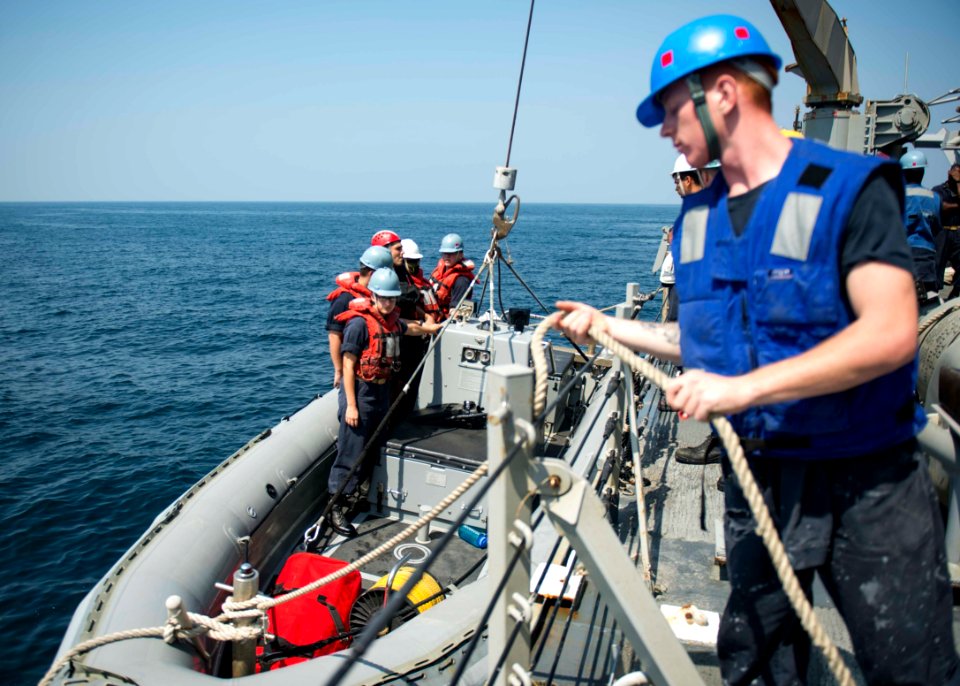 USS STOUT (DDG 55) DEPLOYMENT 2016 160924-N-GP524-566