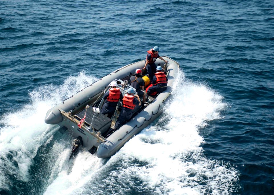 USS STOUT (DDG 55) DEPLOYMENT 2016 160924-N-GP524-595