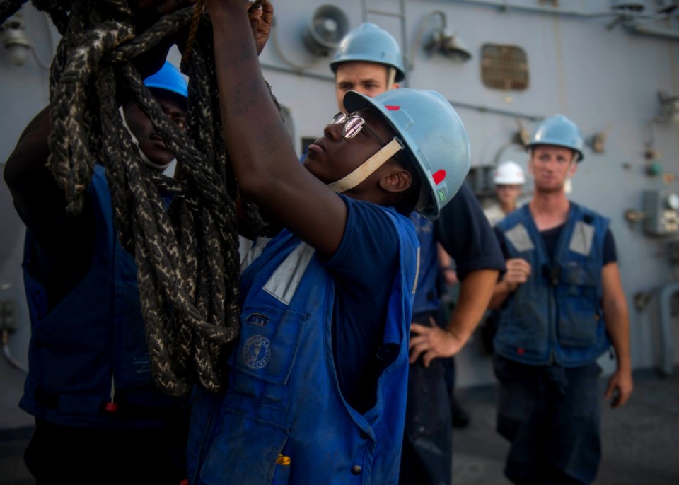 USS STOUT (DDG 55) DEPLOYMENT 2016 161004-N-GP524-613