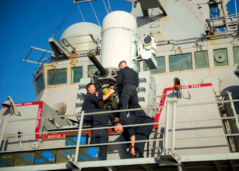 USS STOUT (DDG 55) DEPLOYMENT 2016 161106-N-GP524-109