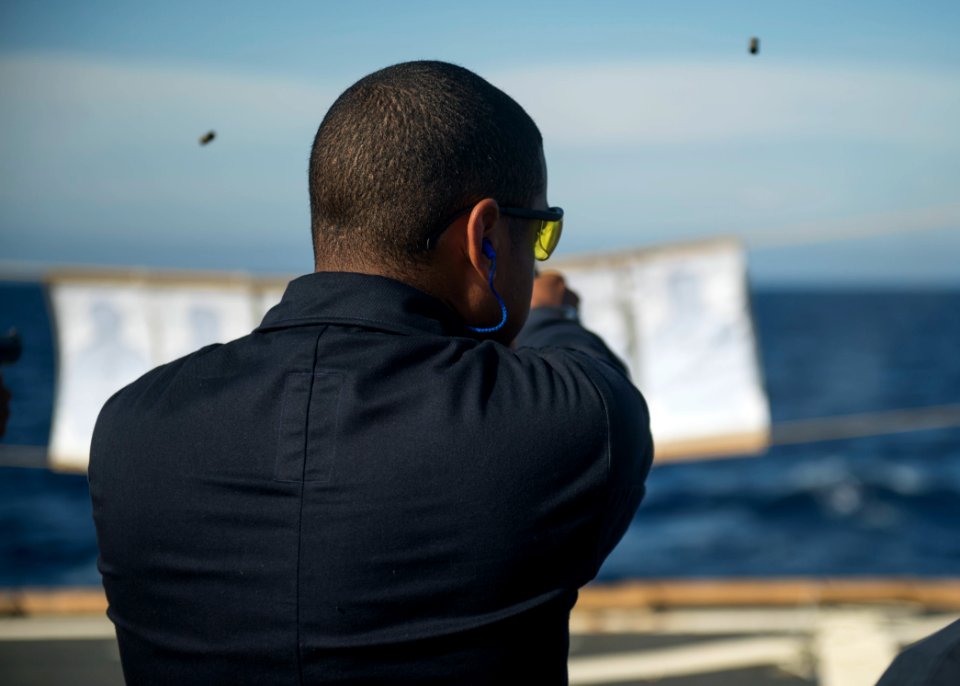 USS STOUT (DDG 55) DEPLOYMENT 2016 161022-N-GP524-651