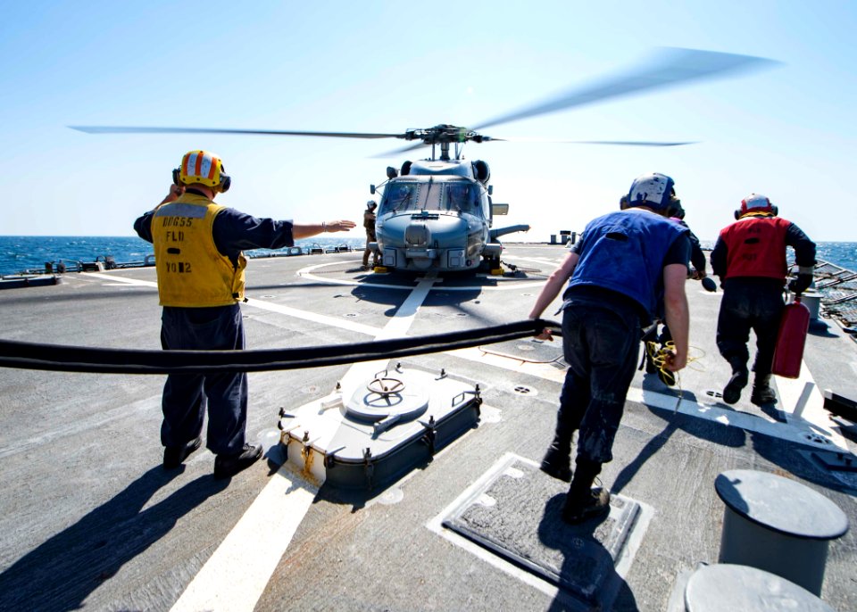 USS STOUT (DDG 55) DEPLOYMENT 2016 160921-N-GP524-144