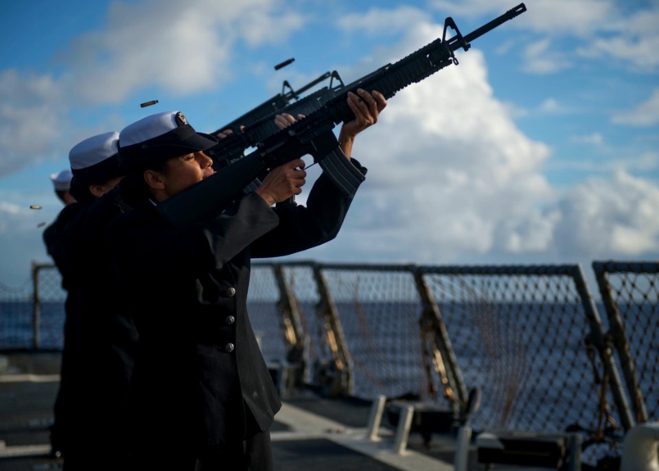 USS STOUT (DDG 55) DEPLOYMENT 2016 161103-N-GP524-301