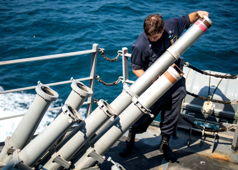 USS STOUT (DDG 55) DEPLOYMENT 2016 161011-N-GP524-276