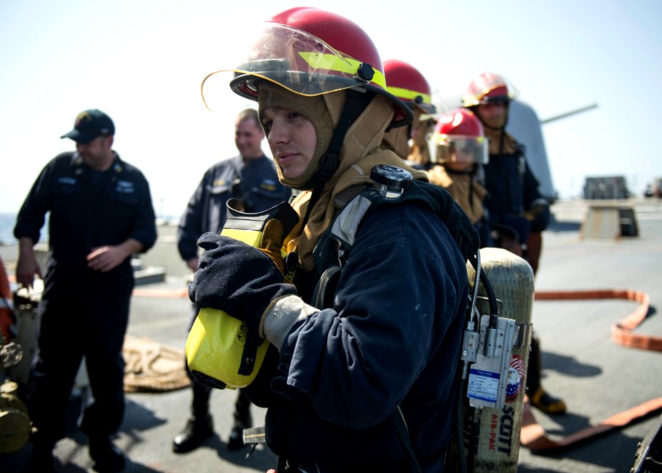 USS STOUT (DDG 55) DEPLOYMENT 2016 161014-N-GP524-093