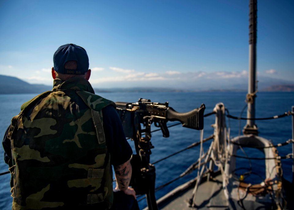 USS STOUT (DDG 55) DEPLOYMENT 2016 161021-N-GP524-168