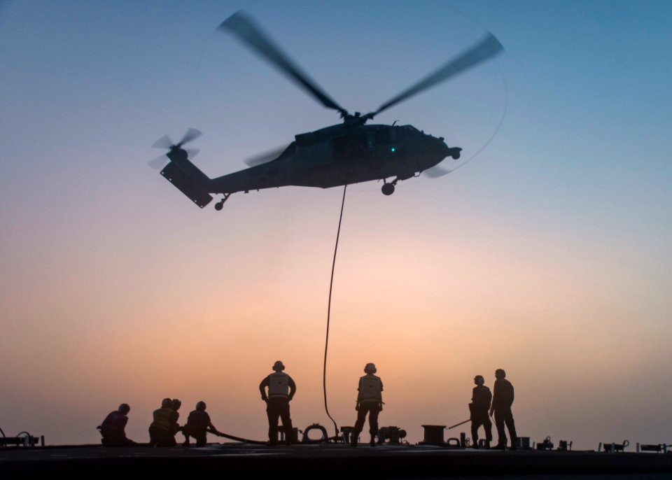 USS STOUT (DDG 55) HELO INFLIGHT REFUELING (HIFR) 160726-N-GP524-323