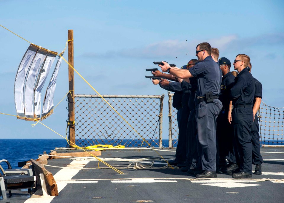 USS STOUT (DDG 55) DEPLOYMENT 2016 161022-N-GP524-036