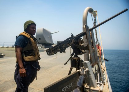USS STOUT (DDG 55) STRAIT OF HORMUZ TRANSIT 160628-N-GP524-036