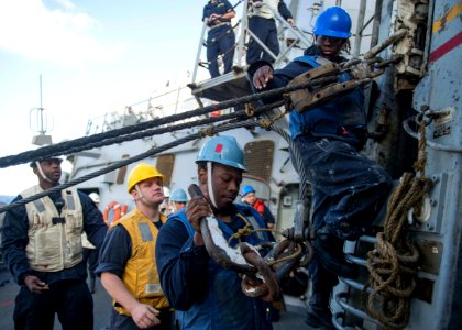 USS STOUT (DDG 55) DEPLOYMENT 2016 161020-N-GP524-321