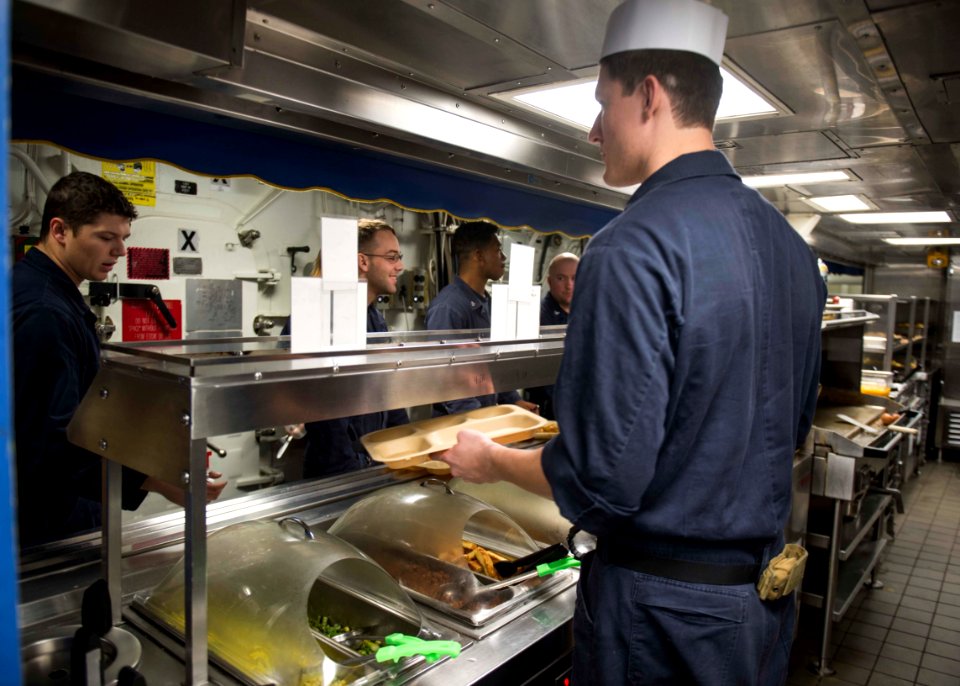 USS STOUT (DDG 55) DEPLOYMENT 2016 161106-N-GP524-090
