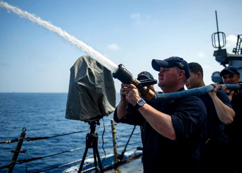 USS STOUT (DDG 55) STRAIT OF HORMUZ TRANSIT 160626-N-GP524-157