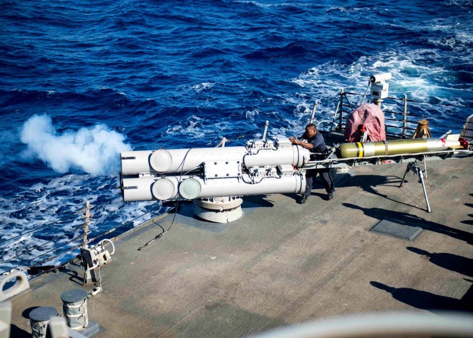 USS STOUT (DDG 55) DEPLOYMENT 2016 161020-N-GP524-672