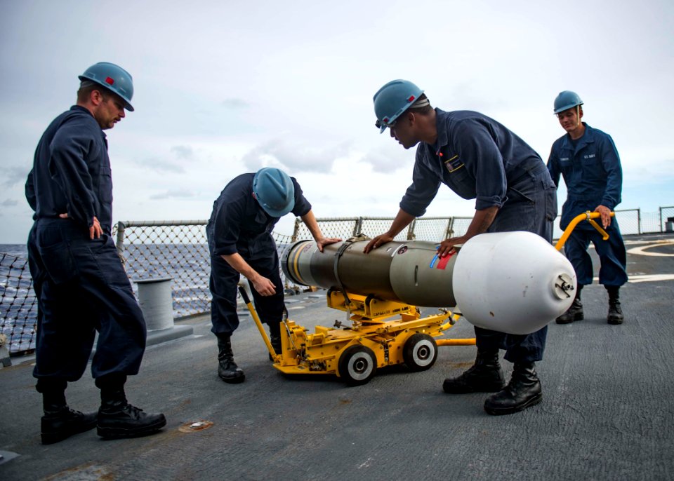 USS STOUT (DDG 55) DEPLOYMENT 2016 161108-N-GP524-327