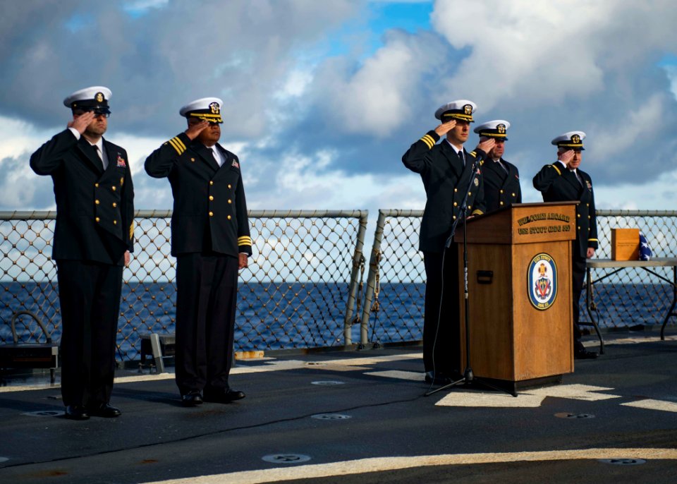 USS STOUT (DDG 55) DEPLOYMENT 2016 161103-N-GP524-328