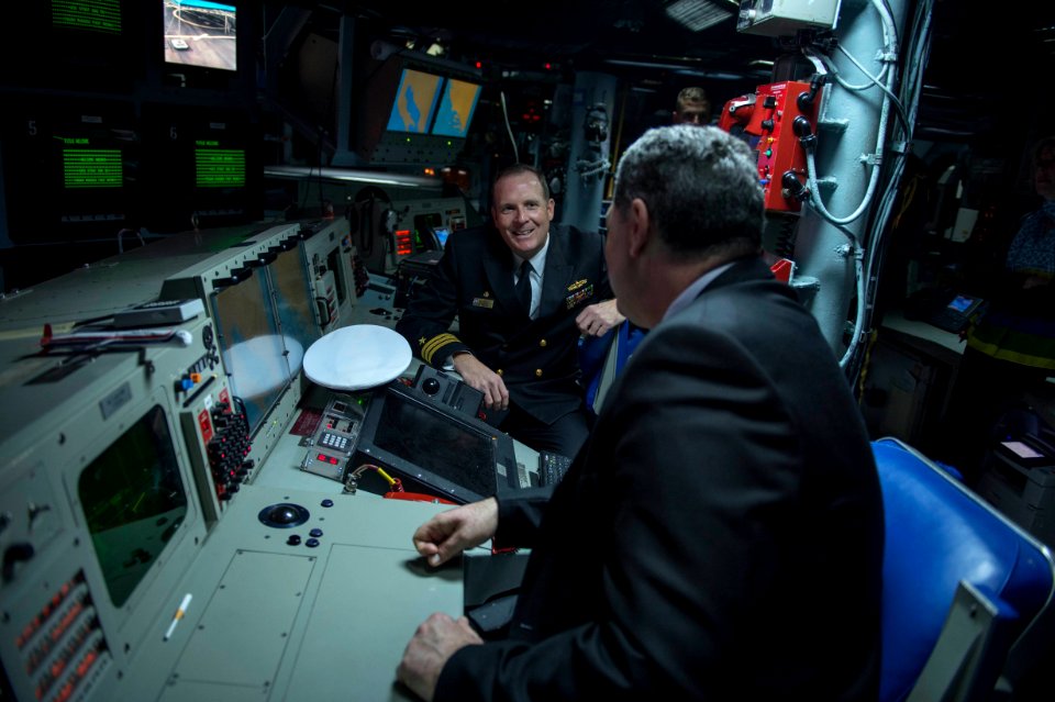 USS Stout tour 140219-N-UD469-308