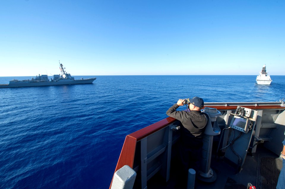 USS Stout operations 131016-N-UD469-714