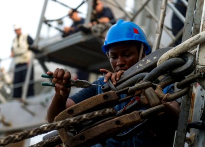 USS STOUT (DDG 55) REPLENISHMENT-AT-SEA DEPLOYMENT 2016 160806-N-GP524-115